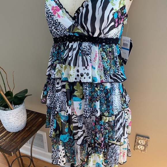 Love tease printed dress new with tags - Picture 2 of 12